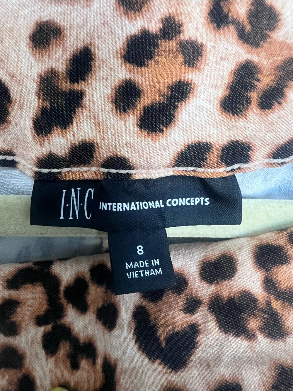 INC International Concepts Leopard Animal Print Shorts Size 8⁠ - Picture 2 of 4
